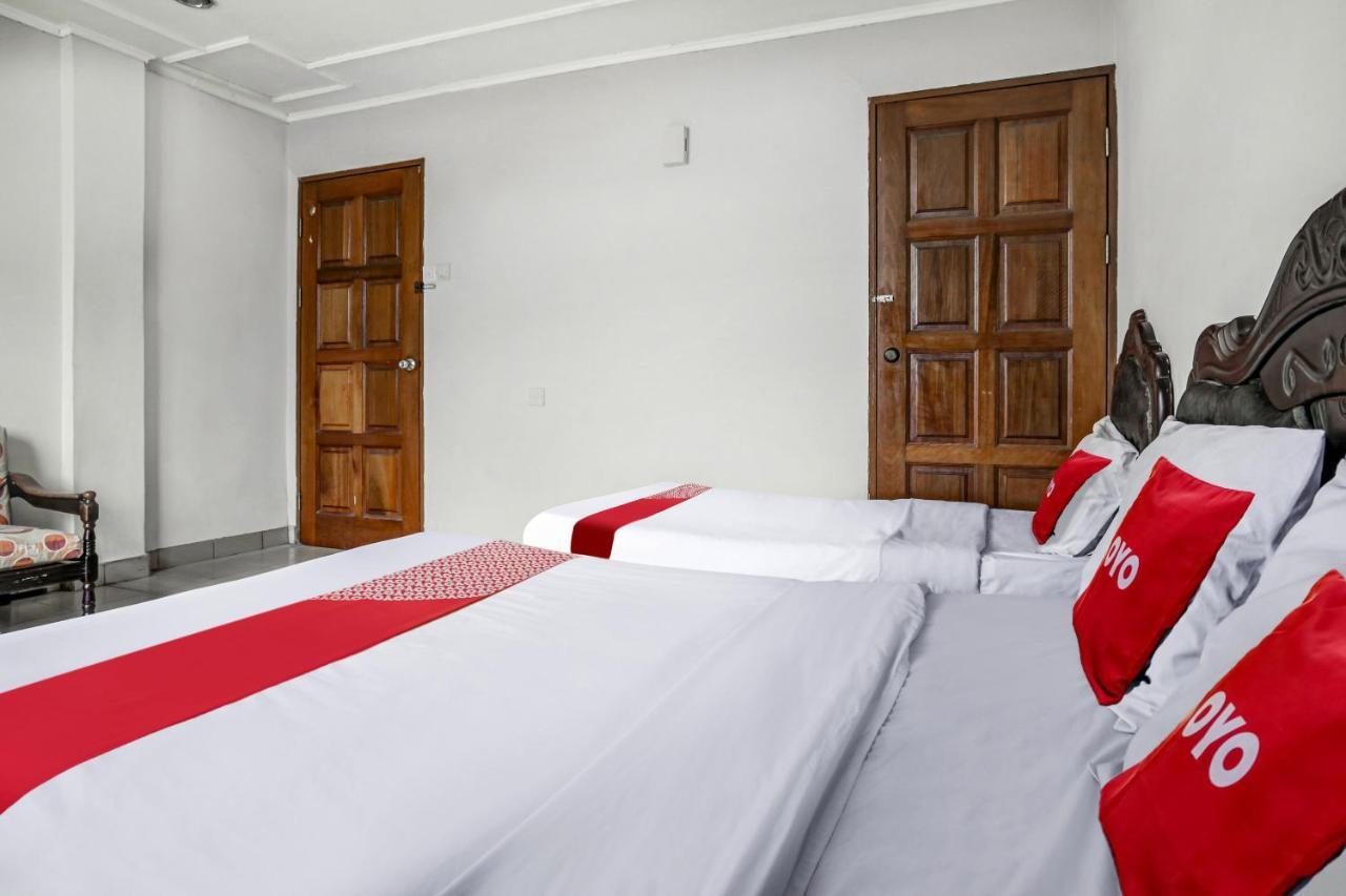 Oyo 90376 Centre Point Hotel Limbang Exteriér fotografie