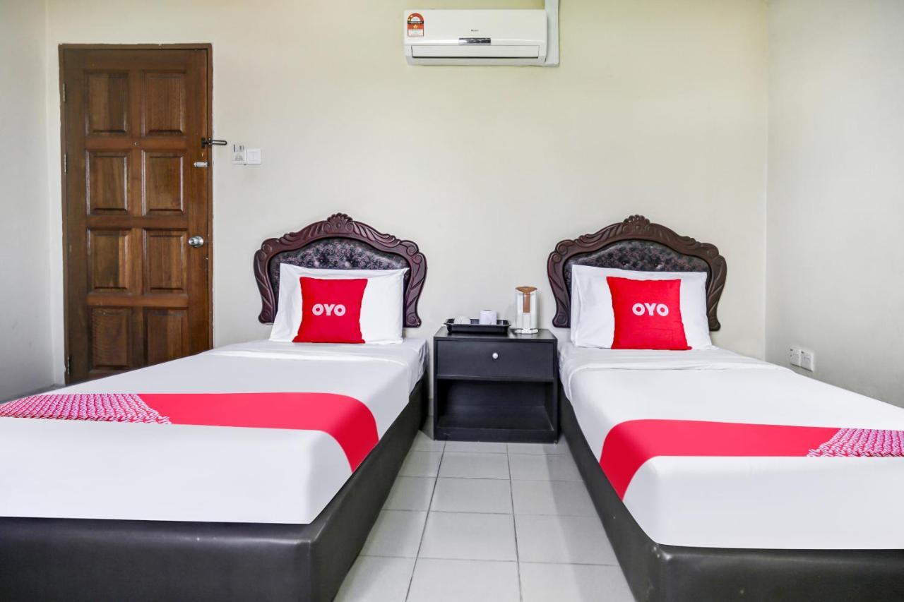 Oyo 90376 Centre Point Hotel Limbang Exteriér fotografie