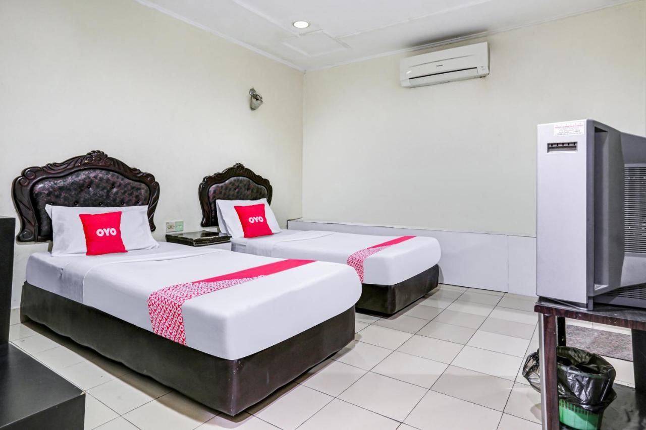Oyo 90376 Centre Point Hotel Limbang Exteriér fotografie