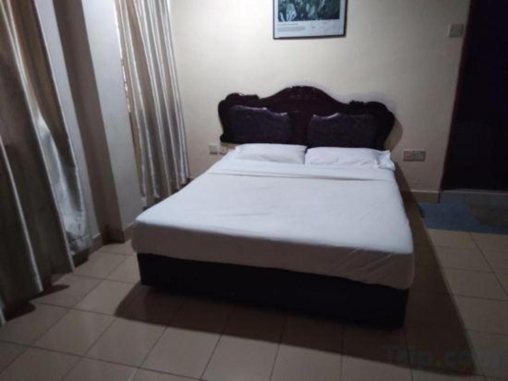 Oyo 90376 Centre Point Hotel Limbang Exteriér fotografie