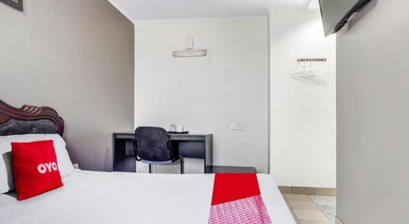 Oyo 90376 Centre Point Hotel Limbang Exteriér fotografie