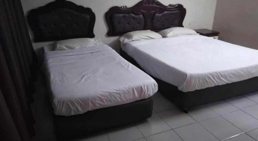Oyo 90376 Centre Point Hotel Limbang Exteriér fotografie